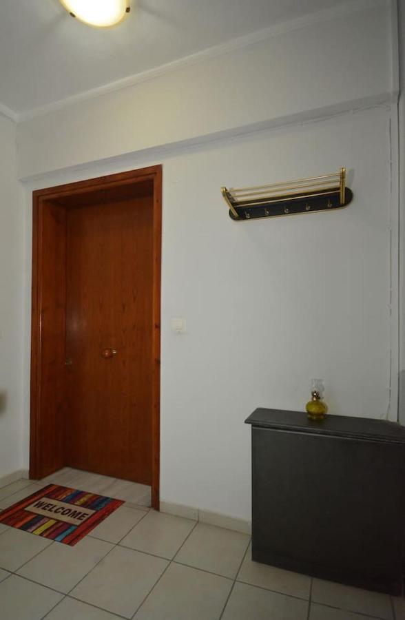 Andriannas Apartment-parking Lot Included Patras